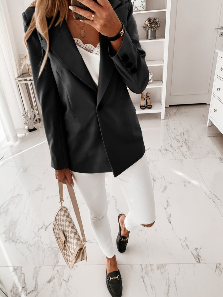 Elegant oversized jacket for women with structured details and long sleeves Lune London