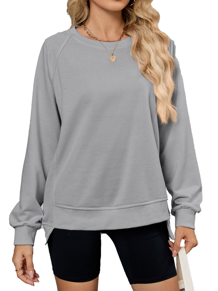 Casual sweatshirt for women with side slits and casual cut Lune London