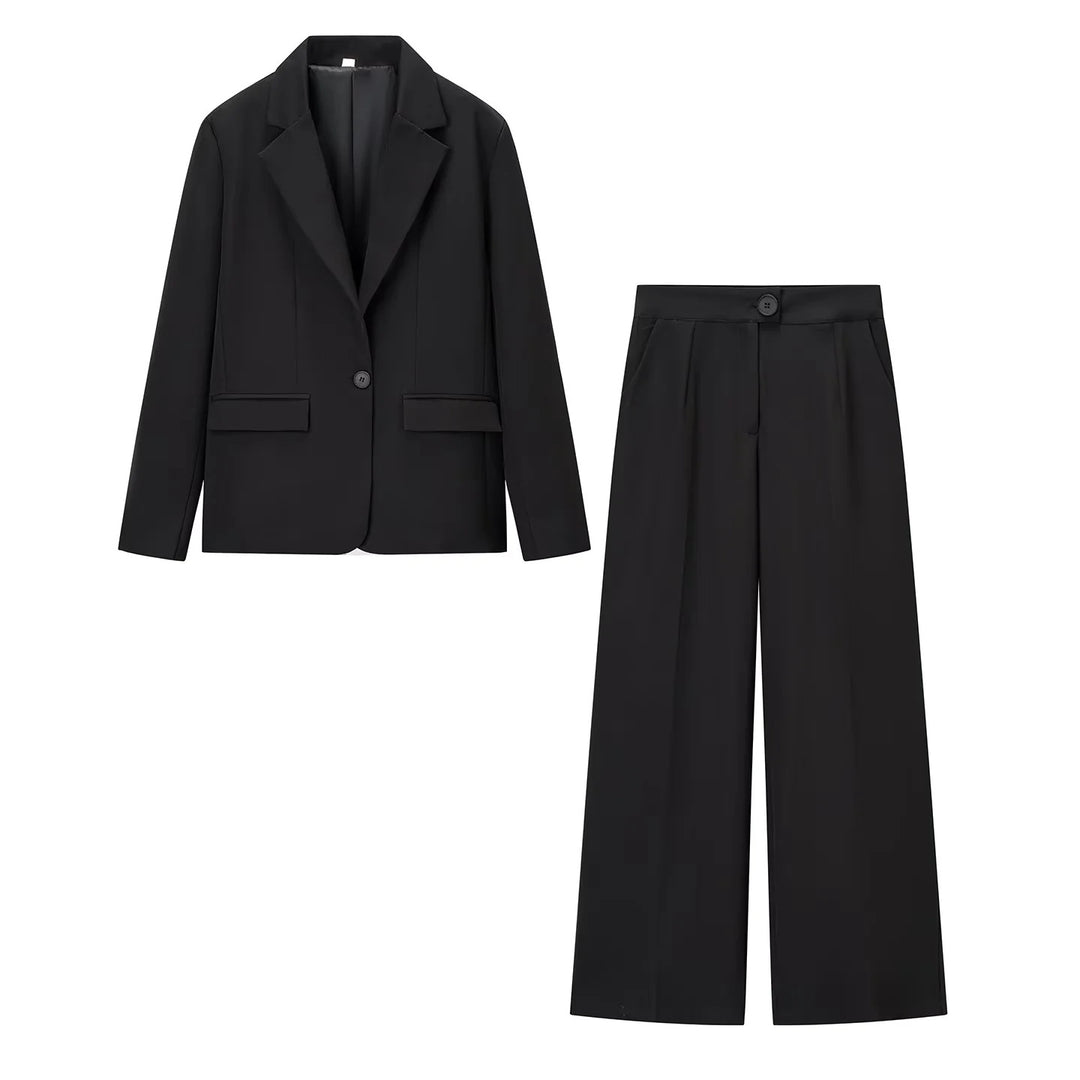 Ladies elegant suit set with fitted blazer and wide trousers Lune London