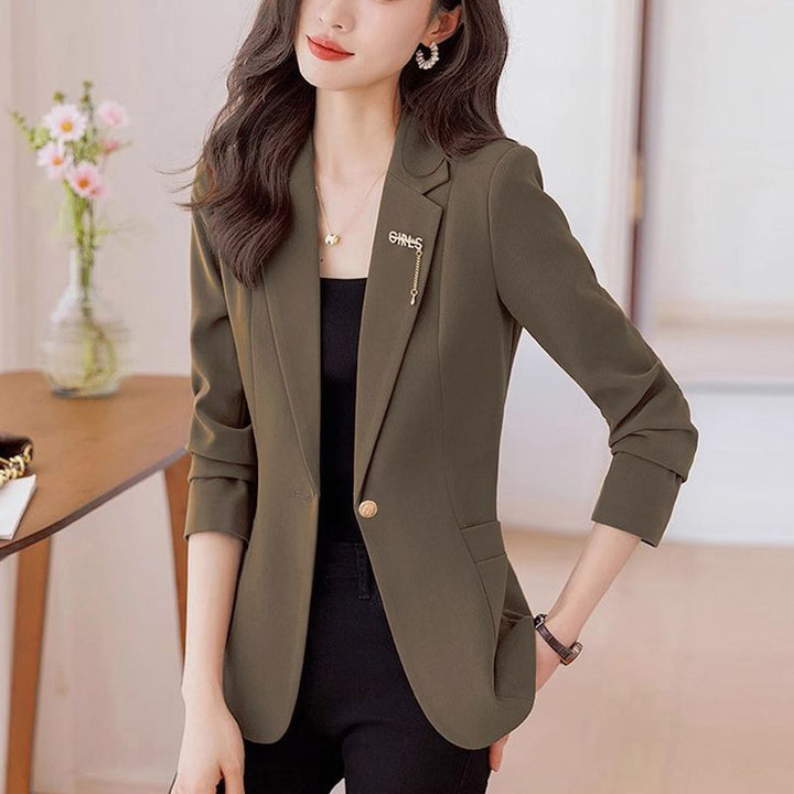 Blazer moderne pour femmes avec une coupe légèrement ajustée Chic & Stil