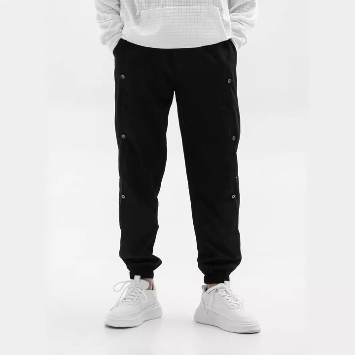Men Stylish cargo pants with practical buttons and elastic waist Lune London