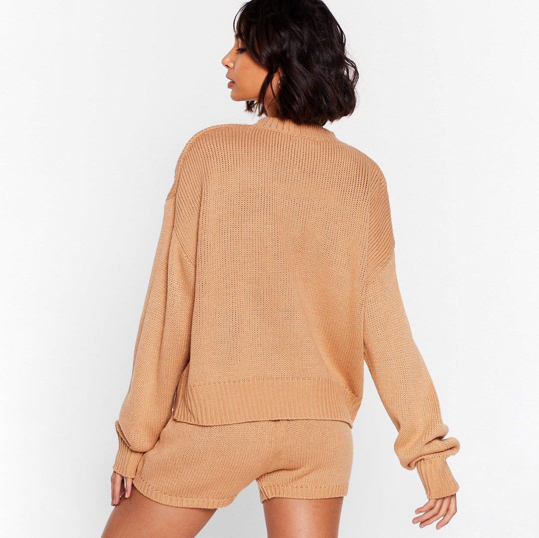 Oversized knitted sweater for women with textured pattern Lune London