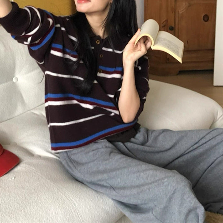 Pull en tricot confortable pour femmes avec des boutons de haute qualité et un motif rayé à la mode Chic & Stil