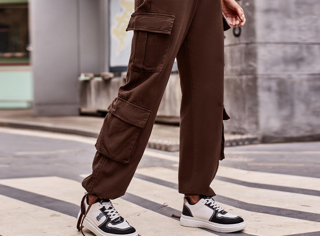 Women's cargo pants with an innovative cut and practical pockets Lune London