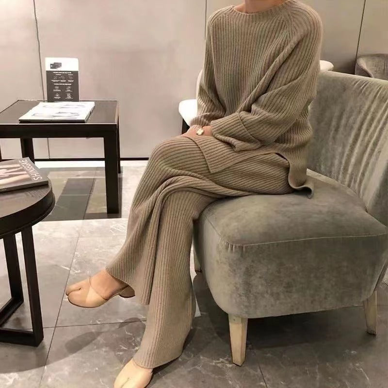 Knitted set for women with a relaxed fit and elegant design Lune London