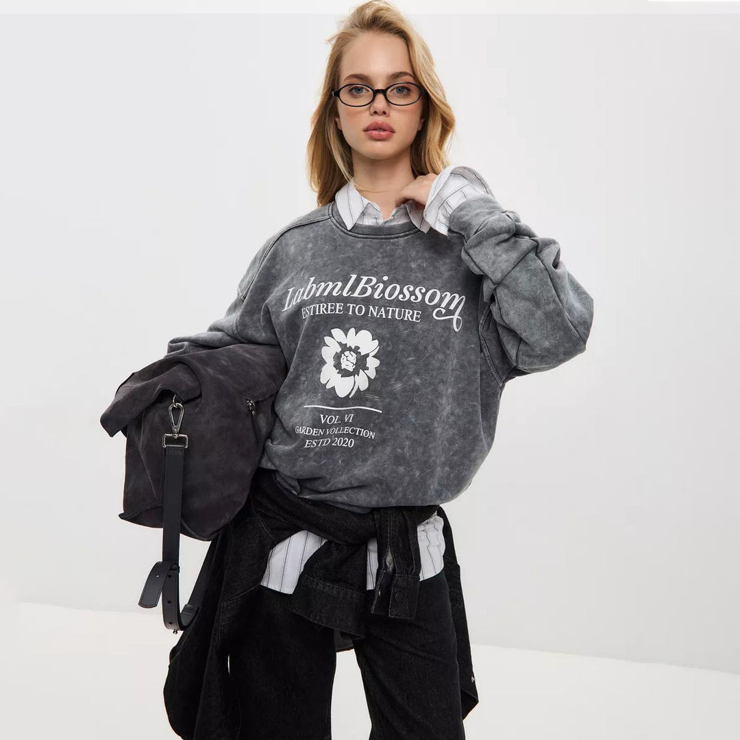 Ladies casual and stylish oversized sweater with floral print Lune London