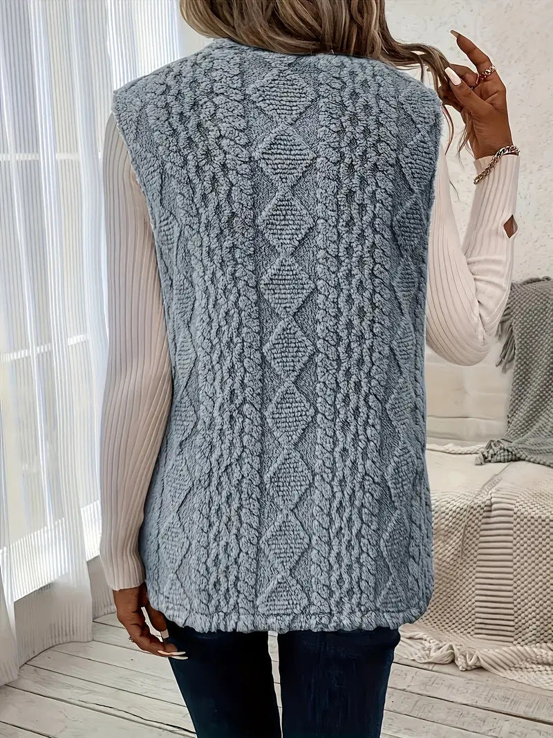 Knitted cardigan for women with luxurious upper material Lune London