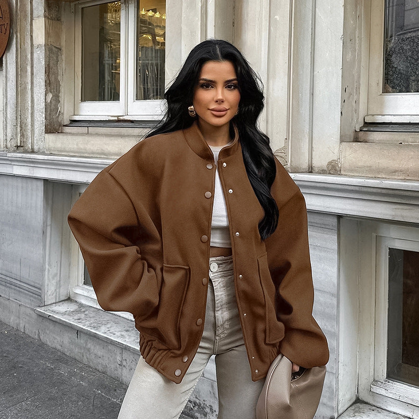 Oversized winter jacket for women with snap button closure and side pockets Lune London