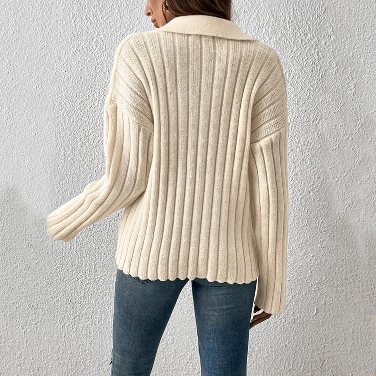Knitted sweater for women with V-neck and ribbed texture Lune London