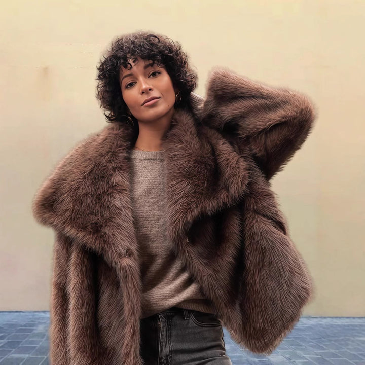Ladies faux fur jacket with elegant cut and soft inner lining Lune London
