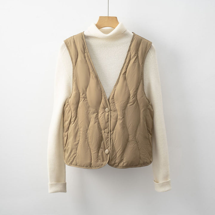 Quilted jacket for women with practical pockets and modern cut Lune London