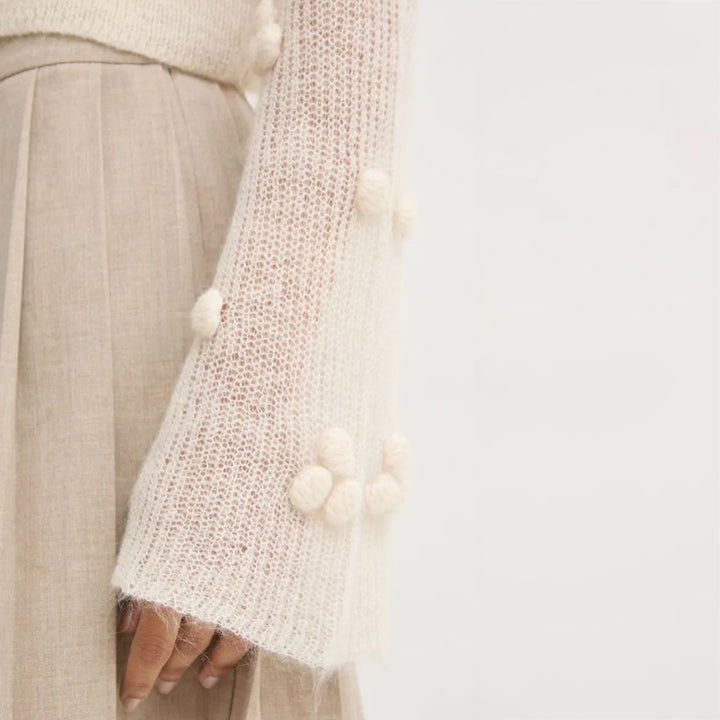Fashion sweater for women with structured design and puff sleeves Lune London