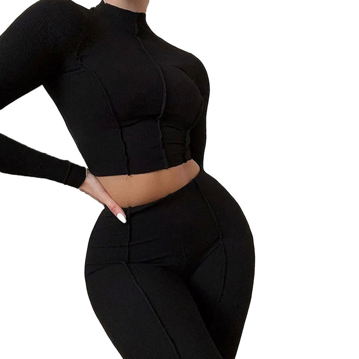 Ensemble sportif pour femmes avec une coupe flatteuse et des manches longues Chic & Stil