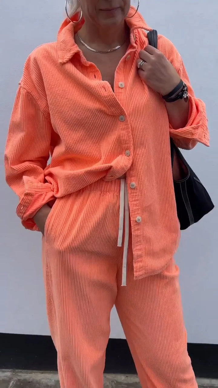 Casual ribbed velvet set for women with button placket and practical pockets Lune London