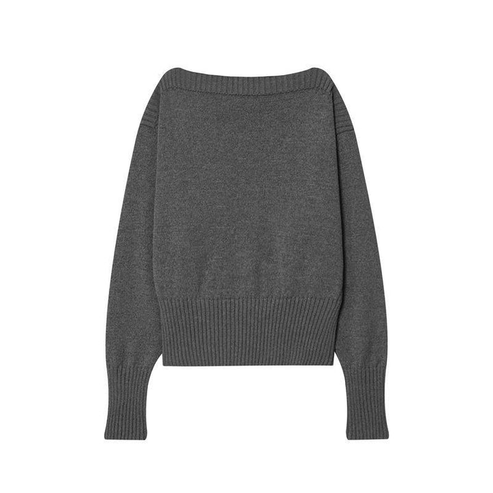 Cozy knitted sweater for women with a loose fit and chic ribbed edges Style and Elegance