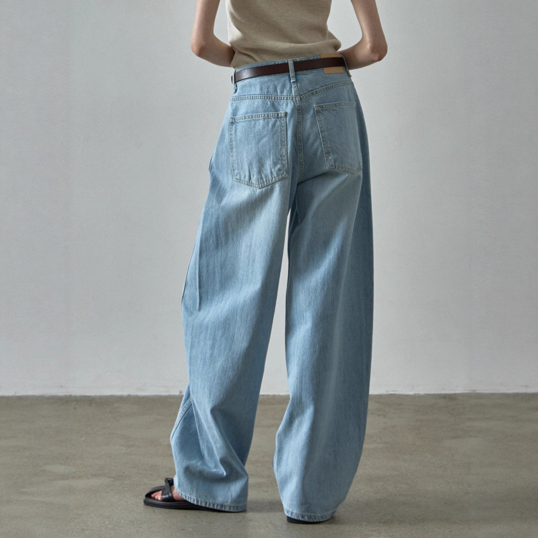 Wide jeans for women with a high waist and a relaxed fit Lune London