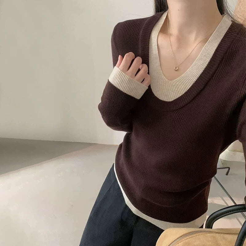 Pull fin à col en V pour femmes avec poignets contrastés Chic & Stil