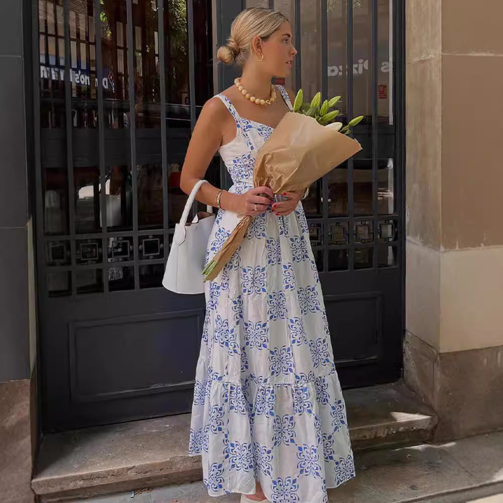 Women's maxi dress with off-shoulder design and floral patterns Lune London