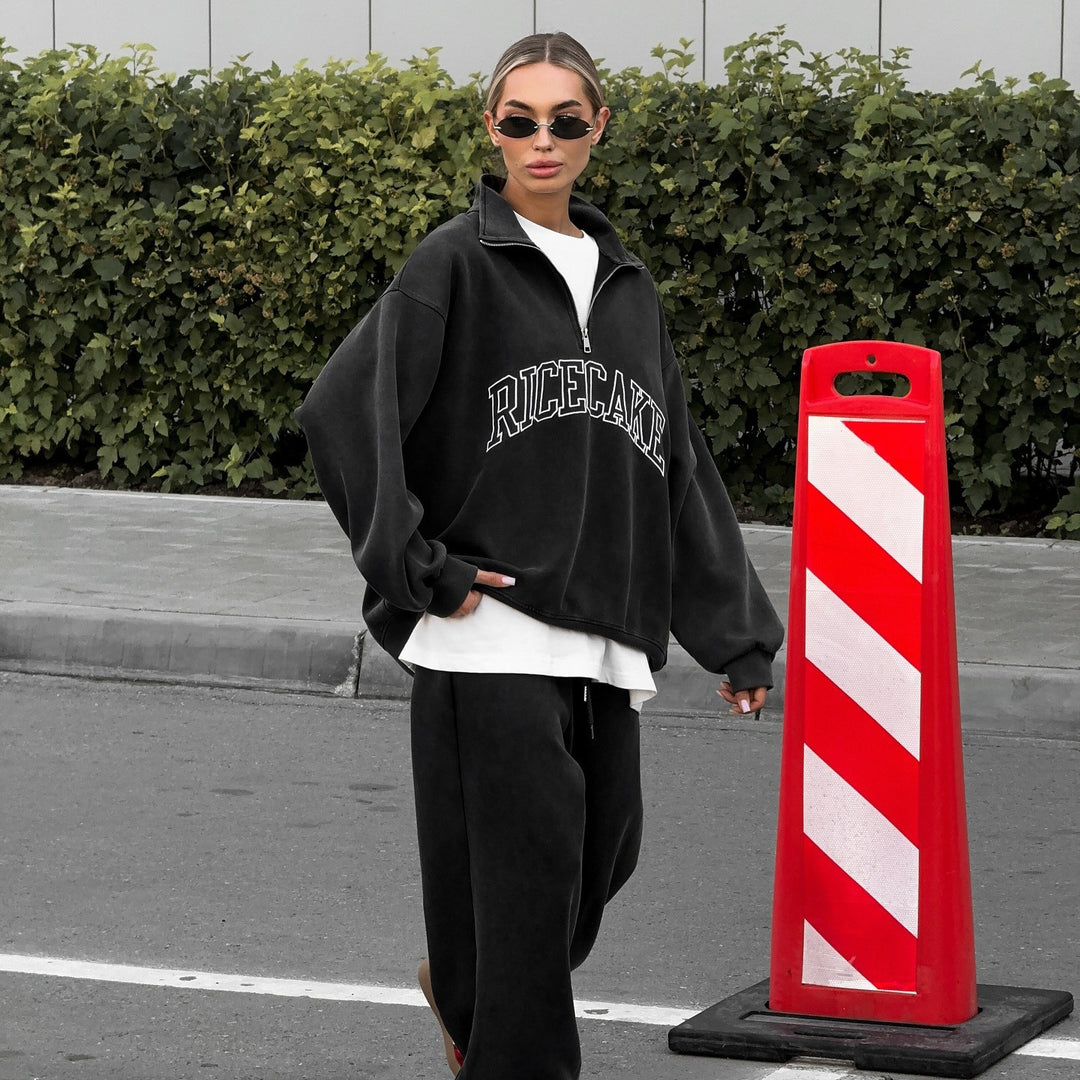 Comfortable oversized sweatshirt for women with high-quality zip and relaxed fit Lune London