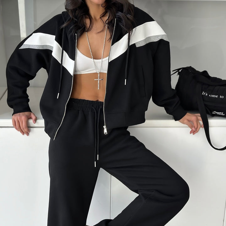 Sporty women's tracksuit with a modern cut and trendy accents Lune London