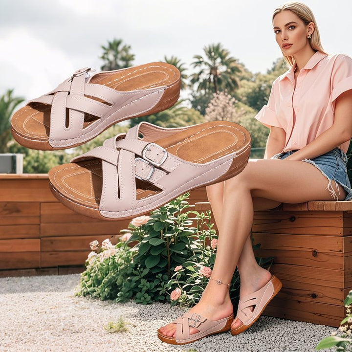 Ladies' sandals with comfortable sole and adjustable straps Lune London