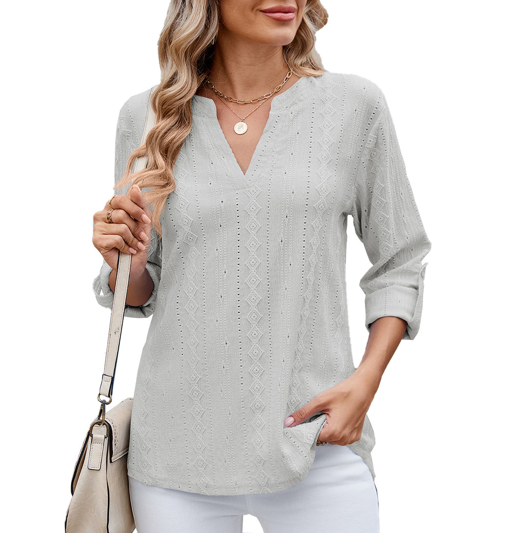Ladies Elegant and light blouse with V-neck Lune London