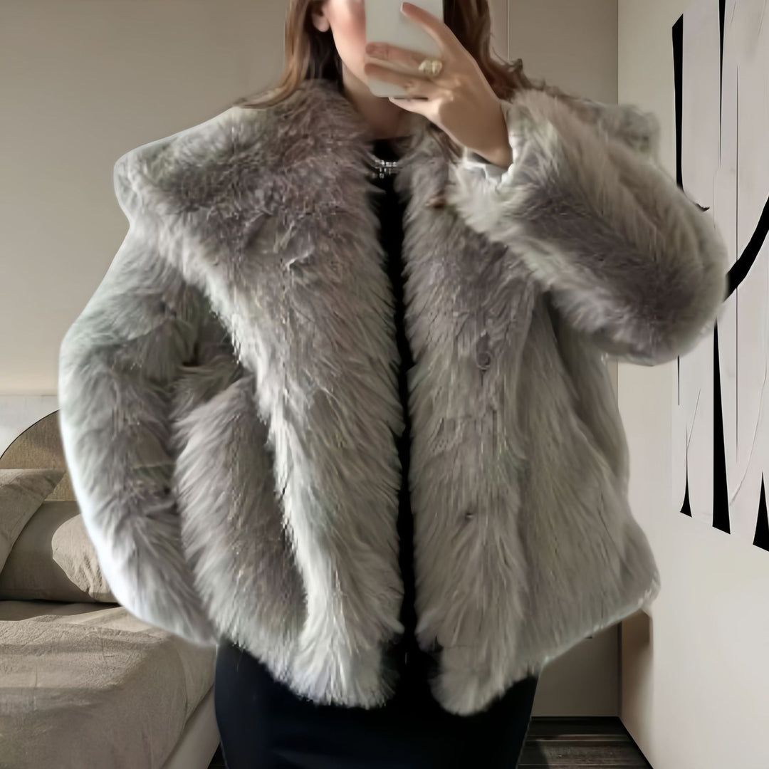 Ladies cozy fur coat Chic und Style