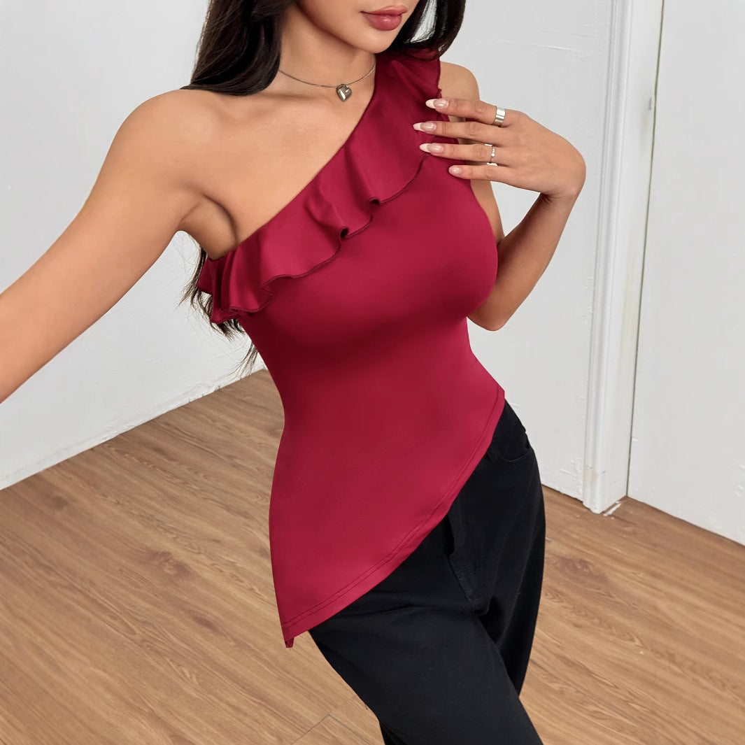 Asymmetrical top for women with ruffle details Chic & Stil