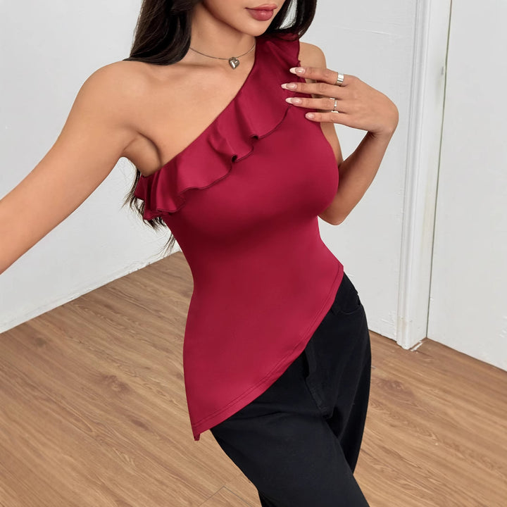 Asymmetrical top for women with ruffle details Chic & Stil