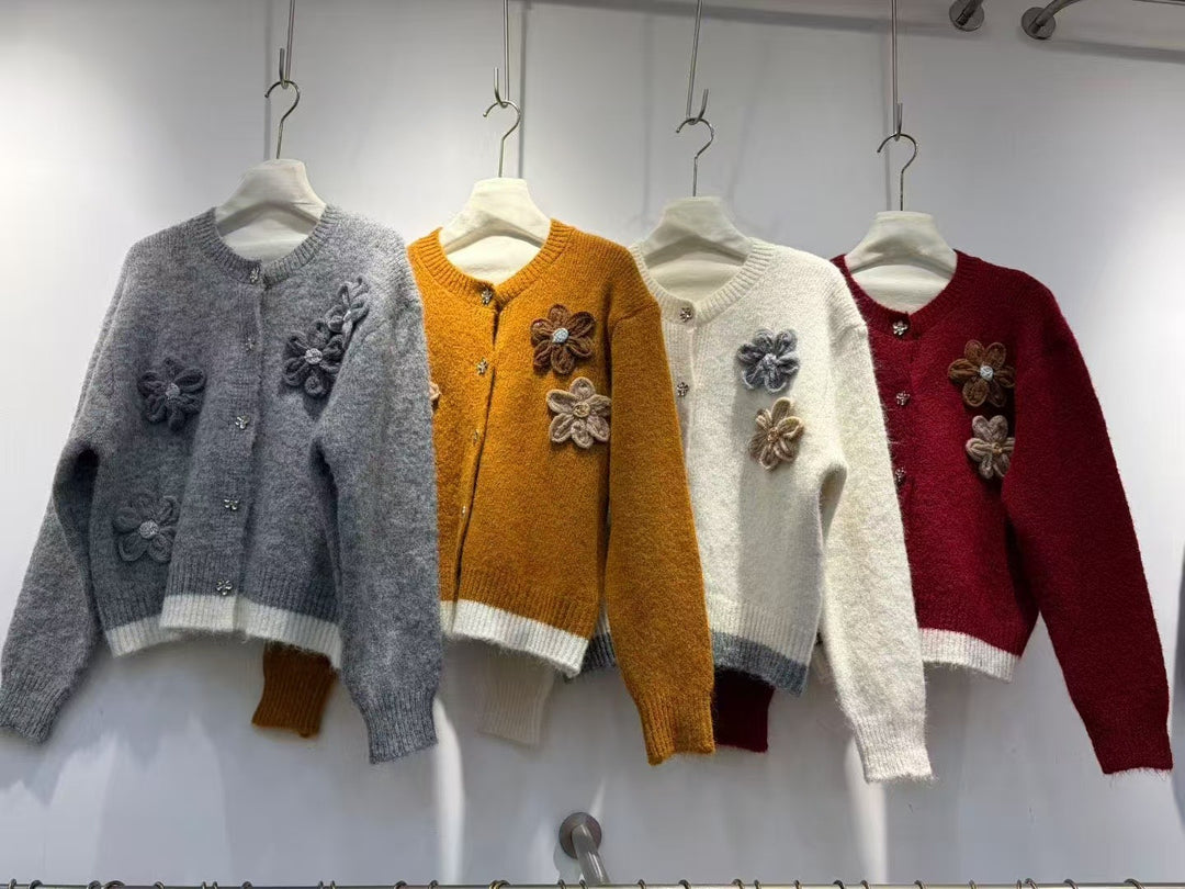 Cardigan Douillet pour Femmes avec Applications Florales Chic & Stil