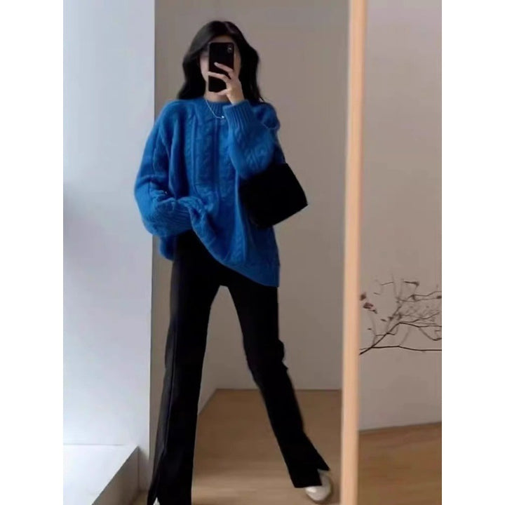 Thick knit sweater for women in a casual oversized style with cable knit pattern Lune London