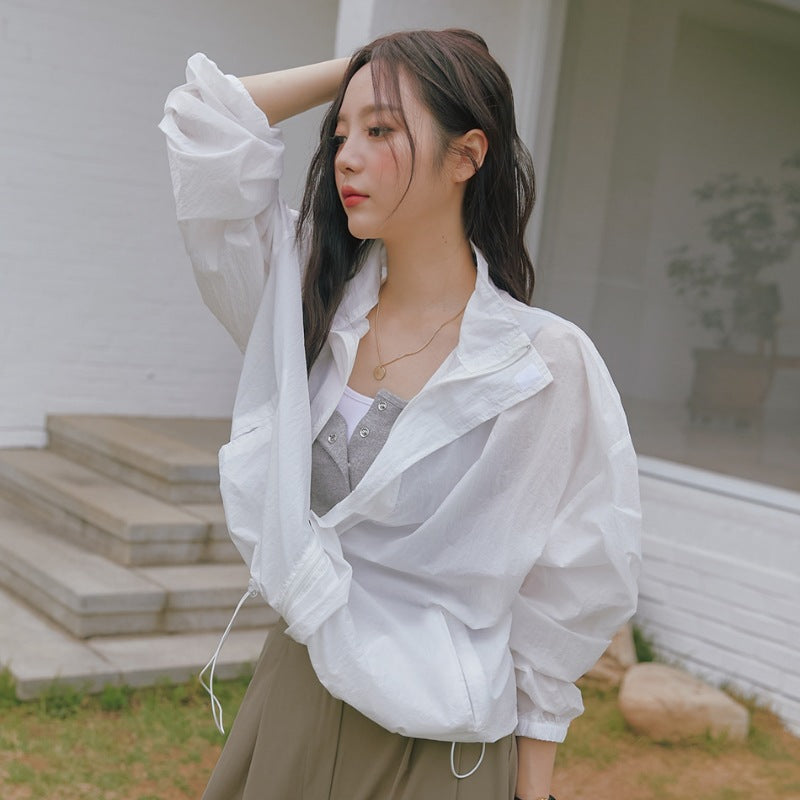 Veste à capuche légère et respirante pour femmes Chic & Stil