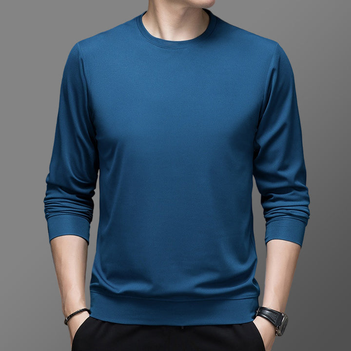 Round pullover for men in high-quality functional material Lune London