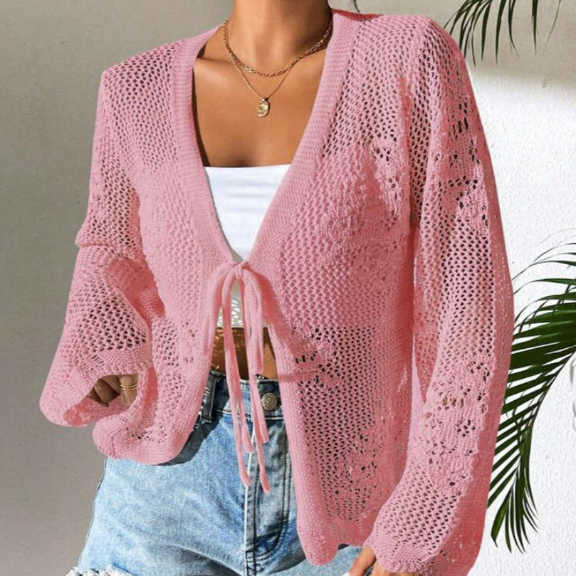 Cardigan pour femmes avec une structure en crochet aérienne et fermeture à lien Chic & Stil