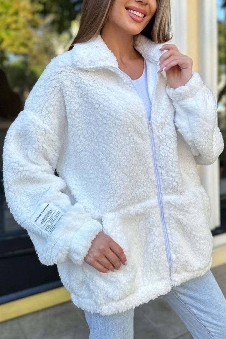 Comfortable fleece jacket for ladies with practical pockets and high collar Lune London