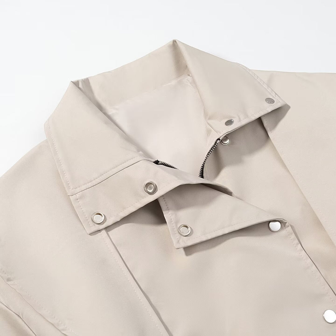 Veste trench à la mode pour femmes avec un col haut et des poches pratiques Chic & Stil