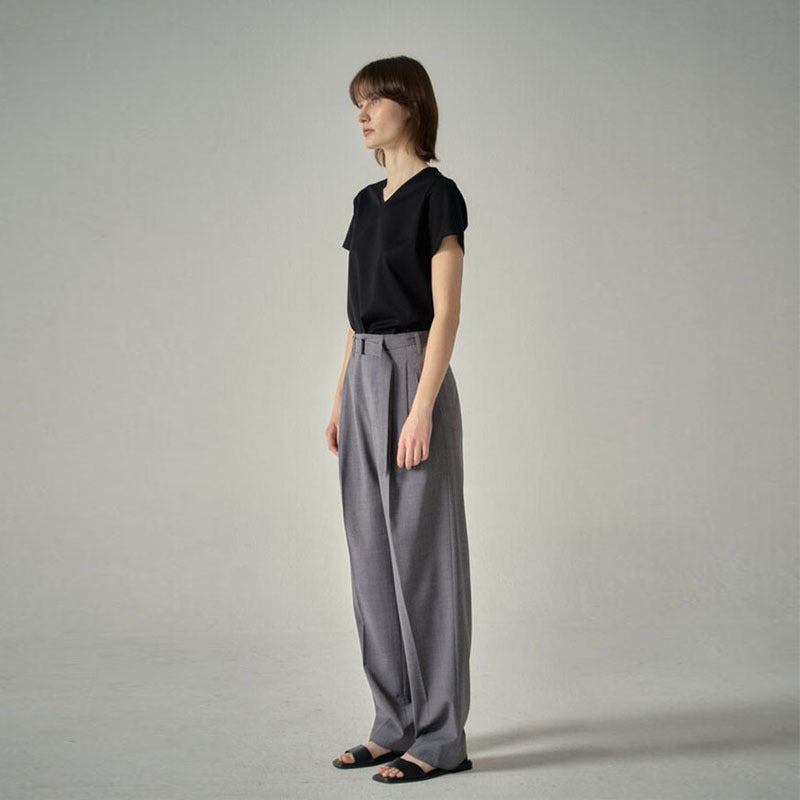 Pantalons en tissu élégants pour femmes avec taille haute et ceinture stylée Chic & Stil