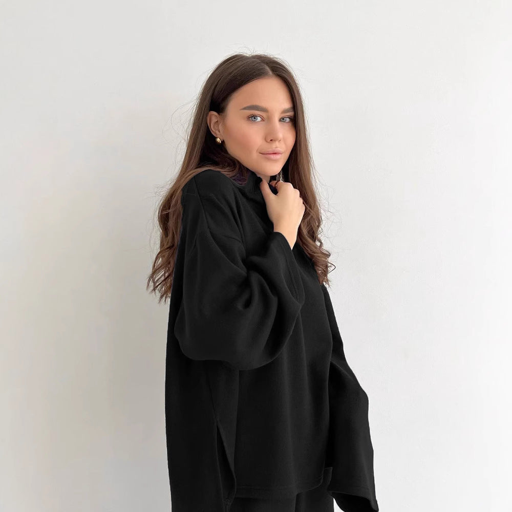 Comfortable lounge set for women with loose fit and high collar Lune London