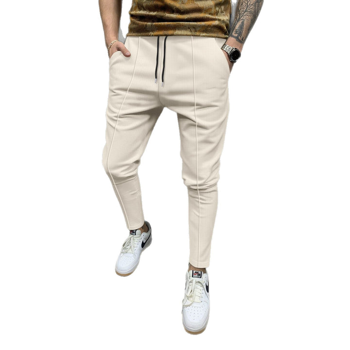 Trendy jogger pants for men with an elastic waistband and practical pockets Lune London