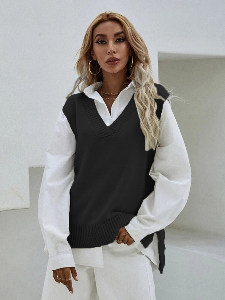 Knitted sweater for women with V-neck and ribbed texture Lune London