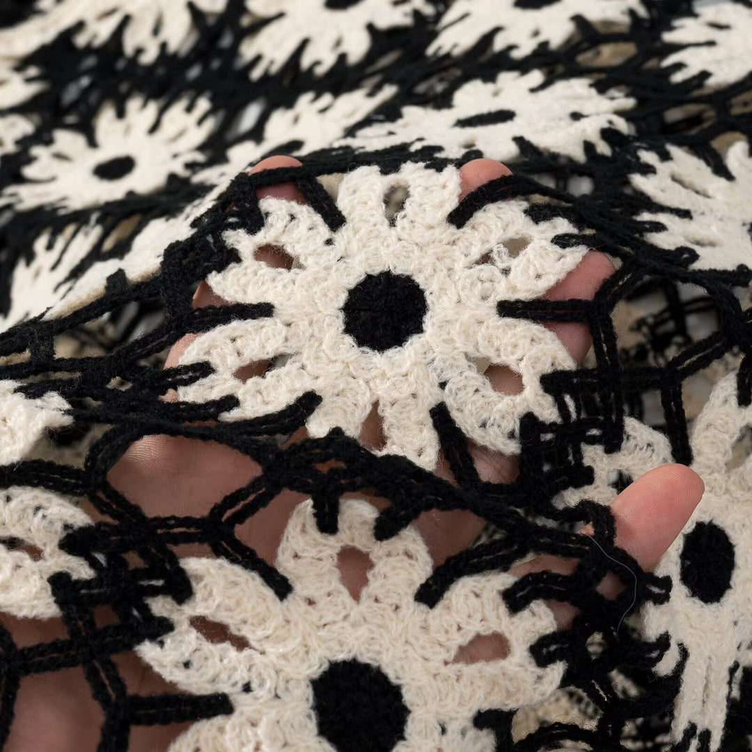 Cardigan élégant pour femmes avec motif floral et poches pratiques Chic & Stil