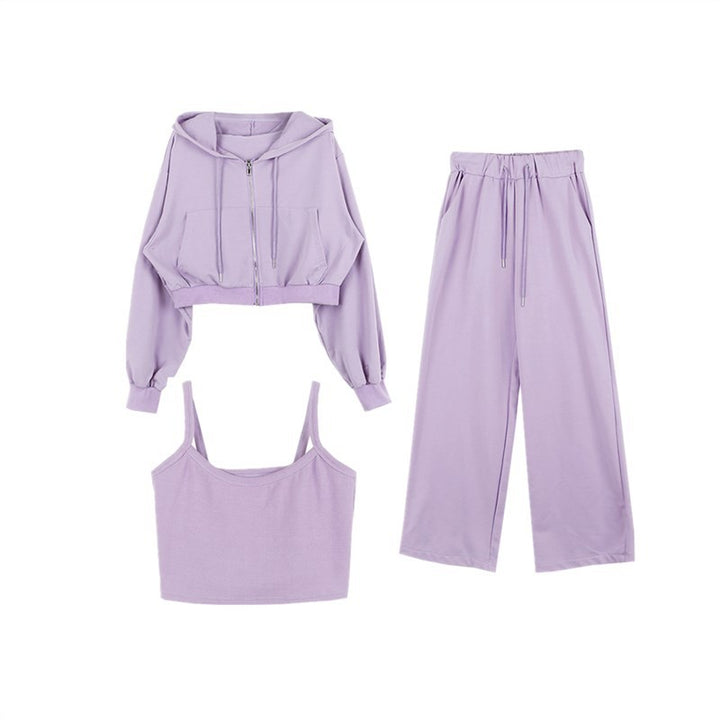 Ensemble féminin à la mode en trois pièces avec sweat à capuche court, débardeur et pantalon large Chic & Stil