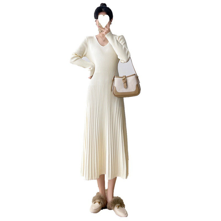 Robe maxi femme avec texture côtelée et élégant col V Chic & Stil