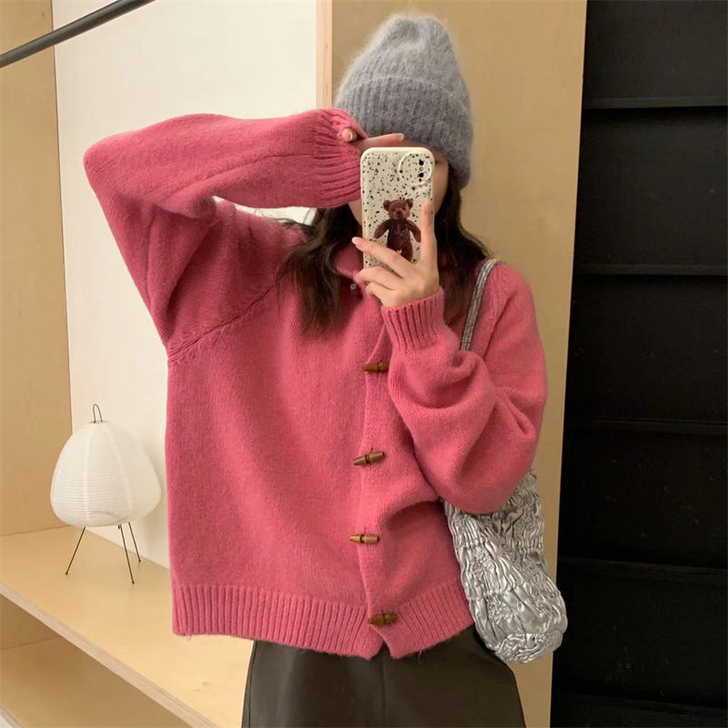 Cardigan confortable pour femmes avec capuche et détails en bouton en bois Chic & Stil