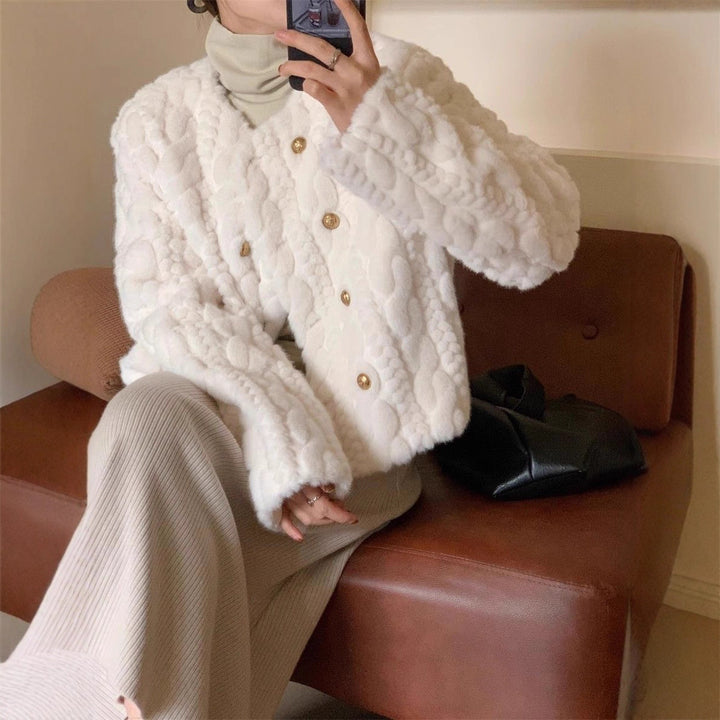 Cardigan moelleux pour femmes avec détails de boutons dorés Chic & Stil