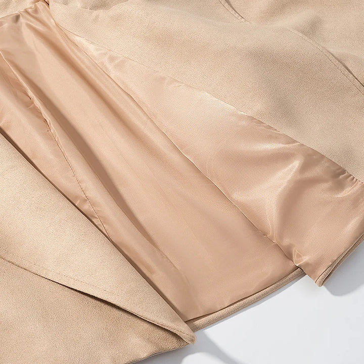 Trendy cropped jacket for women with a wide lapel and a fitted belt Lune London