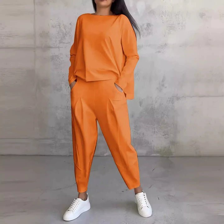 Elegant ensemble for women with casual top and comfortable pants Lune London