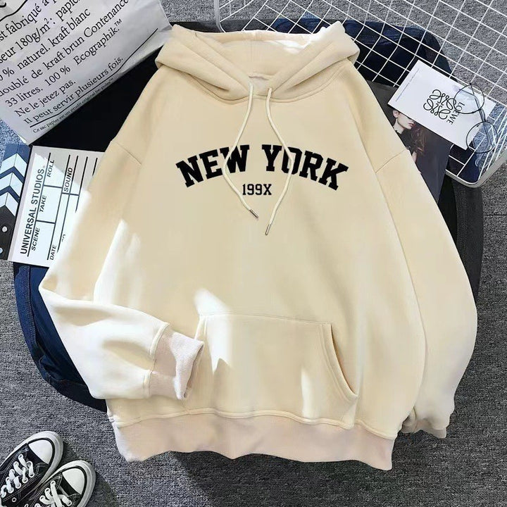 Women's hoodie with sporty New York print Chic & Stil