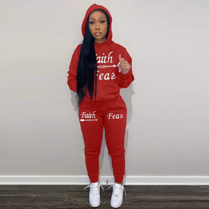 Sweatshirt and jogger set for women with inspiring quote Lune London