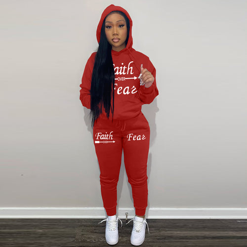 Sweatshirt and jogger set for women with inspiring quote Lune London